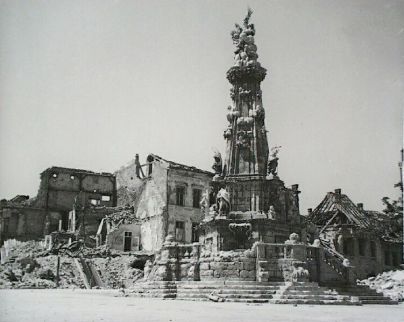 holy trinity square in ruins in 1945