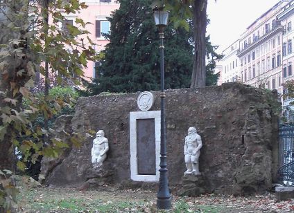 Piazza_Vittorio_Porta_magica 2