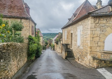 0 Rue_de_la_Porte_Delbos_in_Domme_01