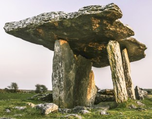 0 Poulnabrone_Portal_Tomb